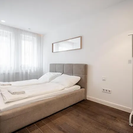 R42-boutique Apartments, Location By Bqa *