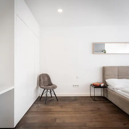 Hotel R42-boutique Apartments, Location By Bqa *