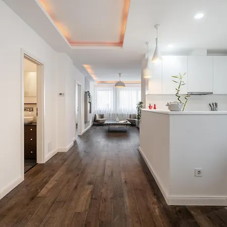 R42-boutique Apartments, Location By Bqa Hotel