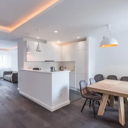 R42-boutique Apartments, Location By Bqa