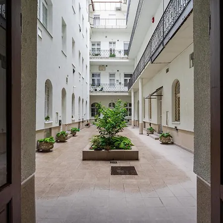 R42-boutique Apartments, Location By Bqa