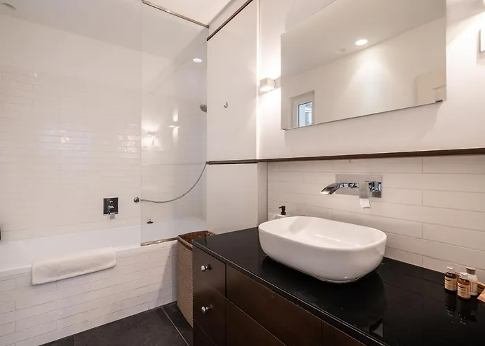 Hotel R42-boutique Apartments, Location By Bqa