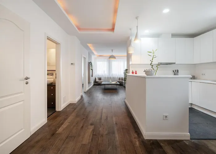 R42-boutique Apartments, Location By Bqa Hotel
